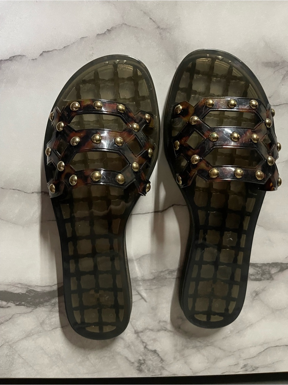 Vince Camuto Carron Tortoiseshell Jelly Slides Gold Studded Sandals Women's 8